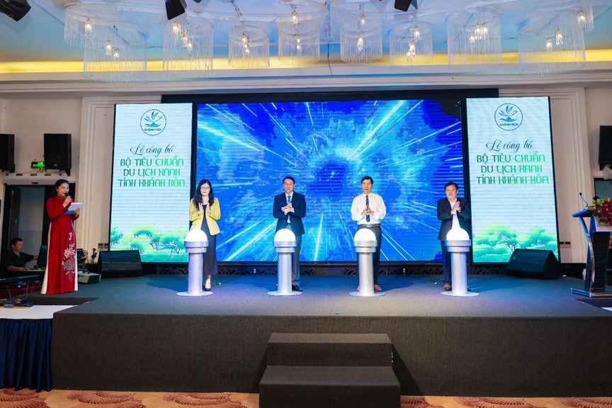 VinUni "Chiến thắng kép" tại ESG Business Awards 2025- Ảnh 2.