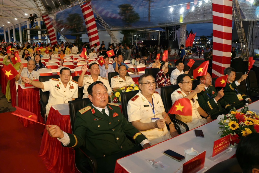 TP. Cần Thơ: Hợp nhất để phát huy sức mạnh đại đoàn kết, với vị thế mới, tầm nhìn mới- Ảnh 2. TP. Cần Thơ: Hợp nhất để phát huy sức mạnh đại đoàn kết, với vị thế mới, tầm nhìn mới- Ảnh 2.