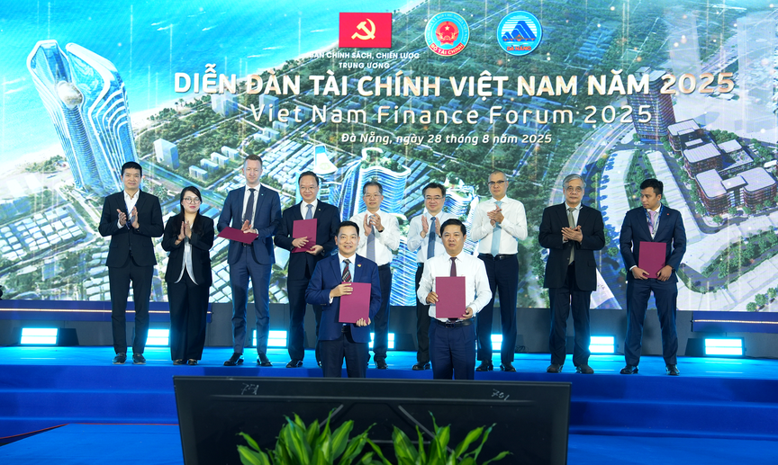 Đà Nẵng đón làn sóng khách quốc tế, tiểu thương 'chốt đơn' nhanh nhờ VNPAY-QR- Ảnh 1. Đà Nẵng đón làn sóng khách quốc tế, tiểu thương 'chốt đơn' nhanh nhờ VNPAY-QR- Ảnh 1.
