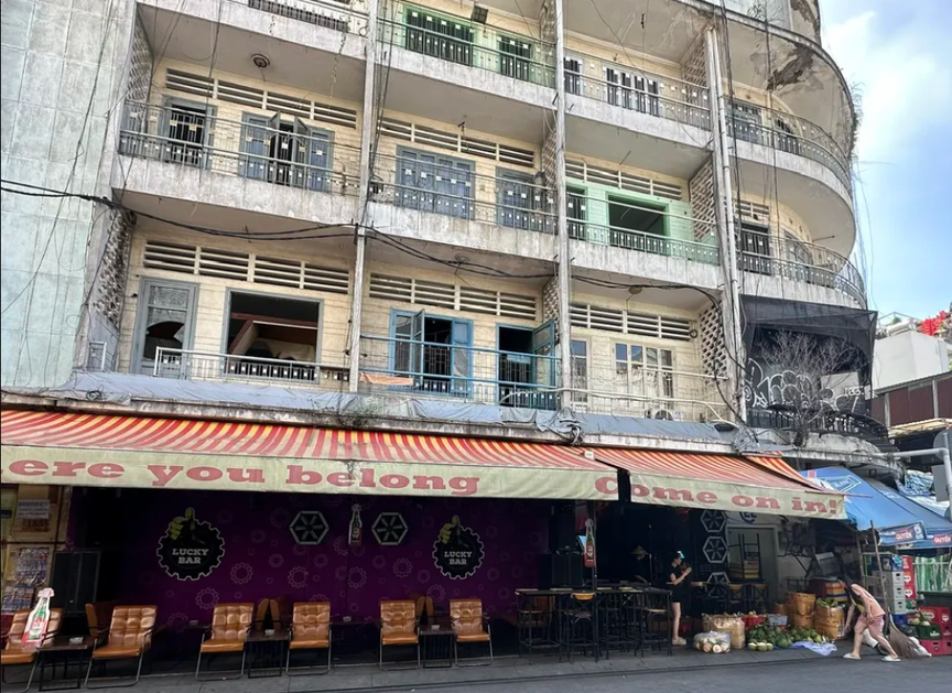 TP.HCM triển khai nhiều cơ chế ưu đãi chủ đầu tư khi tham gia cải tạo, xây dựng lại nhà chung cư cũ- Ảnh 1. TP.HCM triển khai nhiều cơ chế ưu đãi chủ đầu tư khi tham gia cải tạo, xây dựng lại nhà chung cư cũ- Ảnh 1.