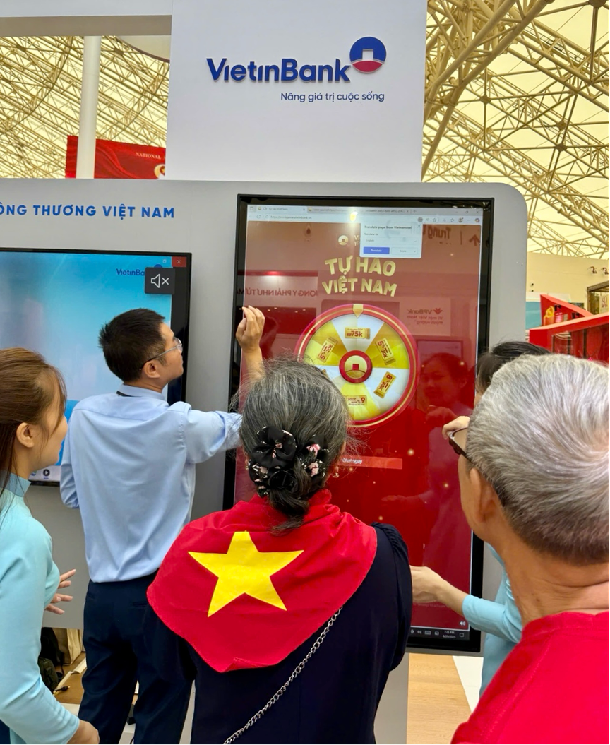Nhận quà khi check-in gian hàng VietinBank tại Triển lãm thành tựu đất nước- Ảnh 4.
