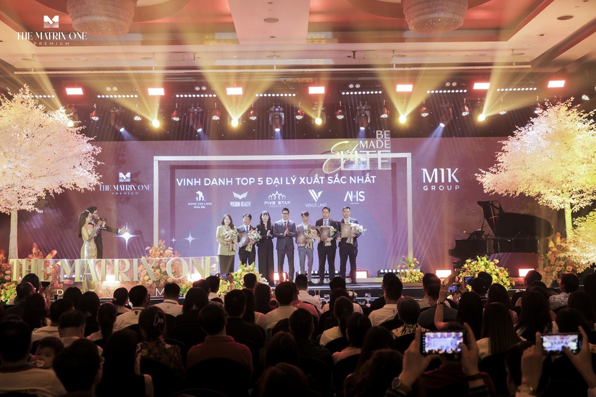 MIK Group vinh danh top 5 đại lý xuất sắc nhất dự án The Matrix One Premium MIK Group vinh danh top 5 đại lý xuất sắc nhất dự án The Matrix One Premium
