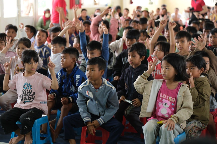 Tiến Phước Group tiếp sức đến trường cho hàng trăm học sinh vùng sâu Tây Nguyên- Ảnh 4.