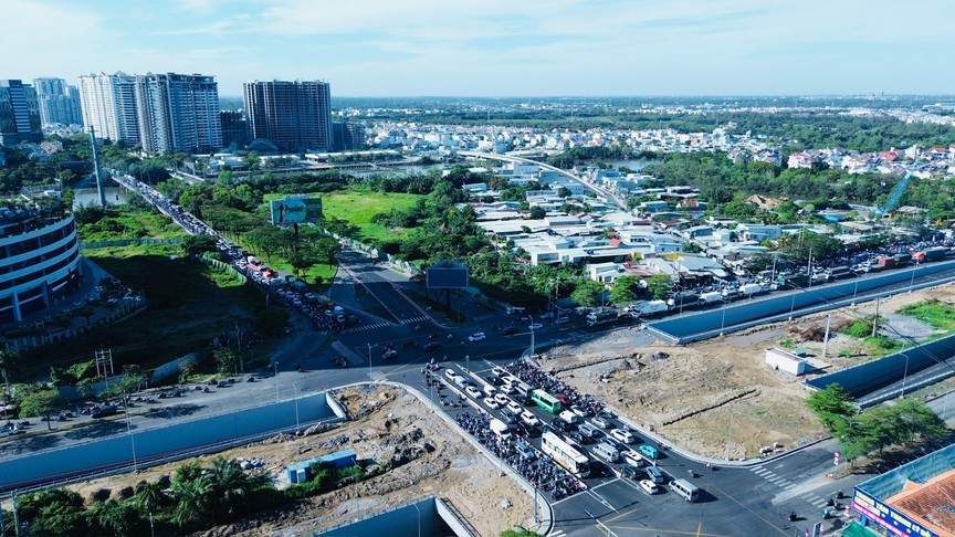 TP.HCM tổ chức thi tuyển thiết kế cầu vượt 6,6 km trên trục Bắc – Nam- Ảnh 1.