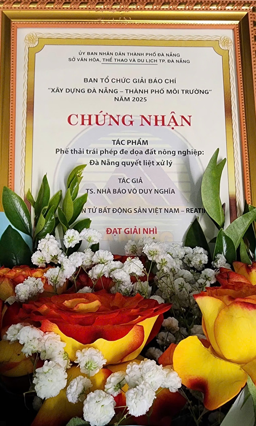 Tiến sĩ, nhà báo Nhân Nghĩa đoạt Giải Nhì Giải báo chí “Xây dựng Đà Nẵng - Thành phố môi trường” năm 2025- Ảnh 2.