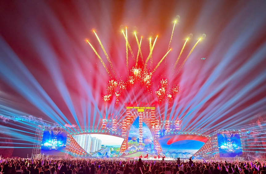 Quảng Ninh: 50.000 khán giả cùng đón khoảnh khắc năm mới 2026- Ảnh 1. Quảng Ninh: 50.000 khán giả cùng đón khoảnh khắc năm mới 2026- Ảnh 1.