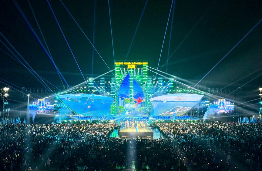 Quảng Ninh: 50.000 khán giả cùng đón khoảnh khắc năm mới 2026- Ảnh 3. Quảng Ninh: 50.000 khán giả cùng đón khoảnh khắc năm mới 2026- Ảnh 3.