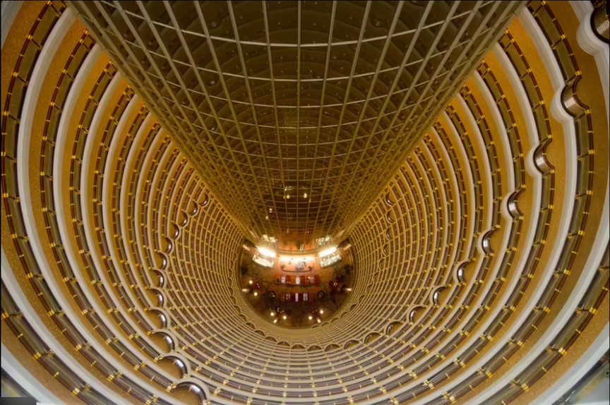 Tháp chọc trời 88 tầng từng là tòa nhà cao nhất đất nước tỷ dân, không gian thông tầng gây ‘chóng mặt’- Ảnh 2. Tháp chọc trời 88 tầng từng là tòa nhà cao nhất đất nước tỷ dân, không gian thông tầng gây ‘chóng mặt’- Ảnh 2.