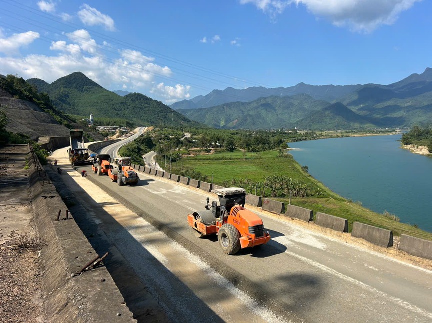 Tuyến cao tốc nối 2 TP của Việt Nam được chi hơn 3.000 tỷ lên đời đang gấp rút về đích- Ảnh 1.