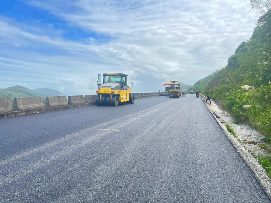 Tuyến cao tốc nối 2 TP của Việt Nam được chi hơn 3.000 tỷ lên đời đang gấp rút về đích- Ảnh 2.