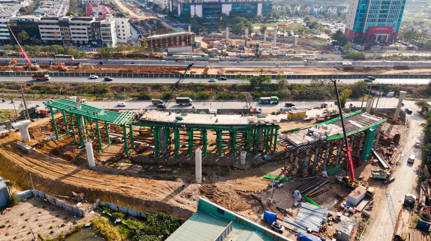 Nút giao gần 2.400 tỷ kết nối đại lộ dài và đẹp nhất Việt Nam đón tin vui lớn- Ảnh 4.