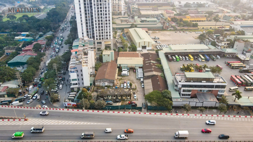 Cận cảnh khu đất sắp xây Trung tâm thương mại Pháp Việt cao 24 tầng ở Hà Nội- Ảnh 1.