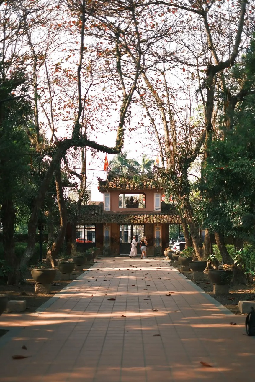 Ngôi chùa lưu giữ bức tranh 9 con rồng ẩn hiện trong mây lớn nhất Việt Nam: Số phận đặc biệt, kiến trúc mang đậm dấu ấn vương giả- Ảnh 5.