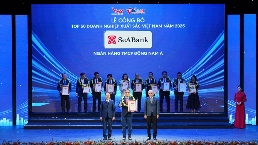 Hai giải thưởng uy tín ghi nhận chiến lược phát triển bền vững của SeABank- Ảnh 1.