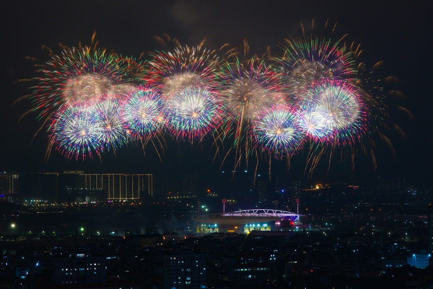 Đêm nghệ thuật “Dưới lá cờ vẻ vang của Đảng”: Đại nhạc hội pháo hoa chưa từng có ở Việt Nam- Ảnh 3. Đêm nghệ thuật “Dưới lá cờ vẻ vang của Đảng”: Đại nhạc hội pháo hoa chưa từng có ở Việt Nam- Ảnh 3.