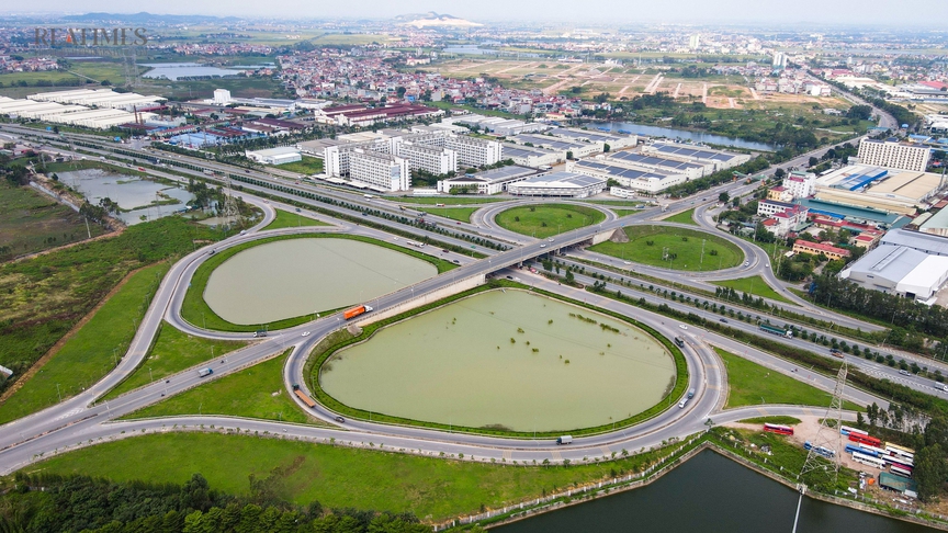 Hạ tầng "kích hoạt" chu kỳ phát triển mới của bất động sản công nghiệp- Ảnh 1. Hạ tầng "kích hoạt" chu kỳ phát triển mới của bất động sản công nghiệp- Ảnh 1.