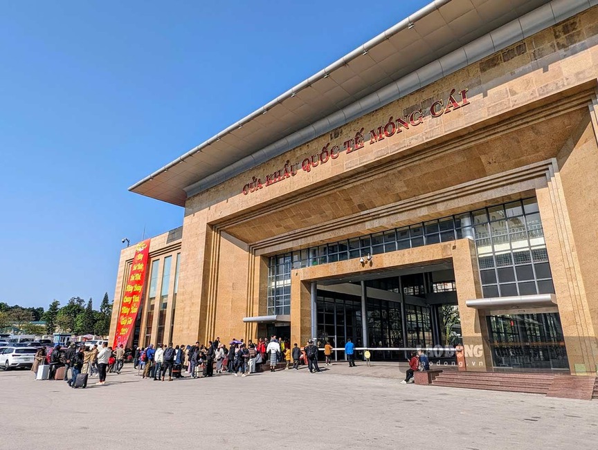 Cửa khẩu quốc tế Móng Cái. Nguồn ảnh: Báo Lao Động