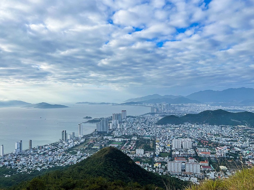 Ngọn núi sở hữu sống lưng khủng long hướng ra biển được quy hoạch phục vụ du lịch- Ảnh 1.