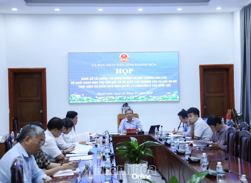 Hình ảnh tại buổi làm việc. Nguồn ảnh: Báo Khánh Hòa Hình ảnh tại buổi làm việc. Nguồn ảnh: Báo Khánh Hòa