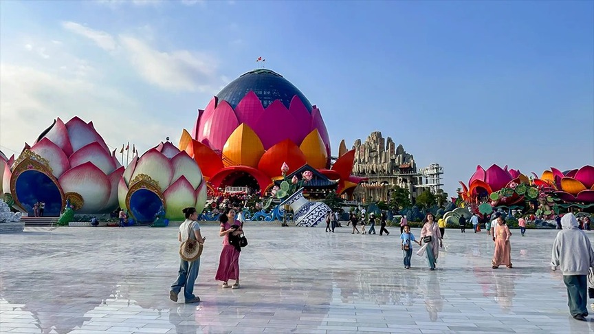 Công trình liên hoa bảo tháp. Nguồn ảnh: Báo Cần Thơ