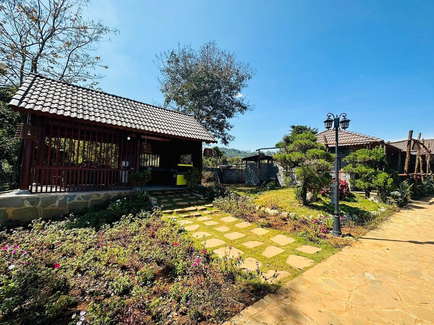 Biệt phủ trên ca nguyên của danh hài ‘nặng nhất Vbiz’: Rộng 10.000m2, kiến trúc đậm chất Việt - Ảnh 6.