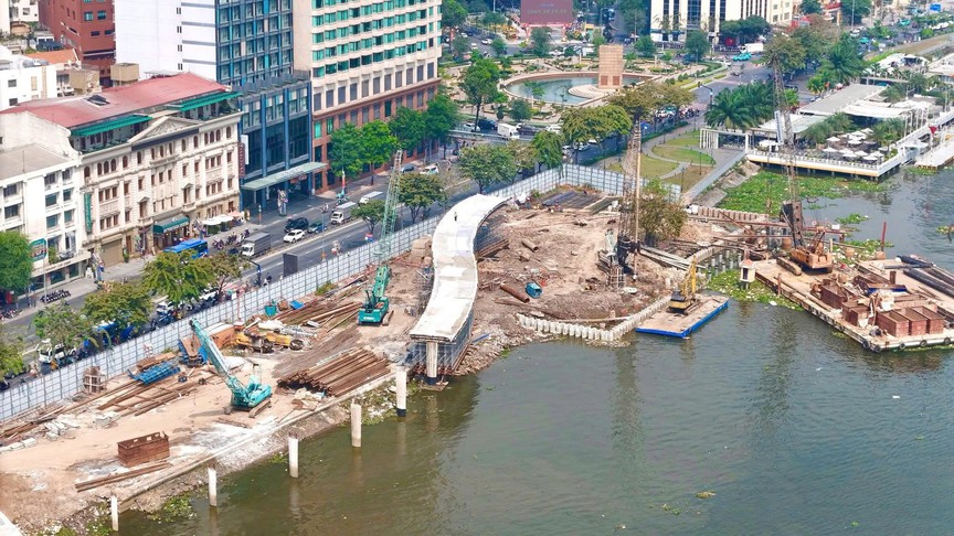 Cầu đi bộ nghìn tỷ vượt sông sở hữu kiến trúc độc đáo nhất thế giới tại Việt Nam dần thành hình- Ảnh 1. Cầu đi bộ nghìn tỷ vượt sông sở hữu kiến trúc độc đáo nhất thế giới tại Việt Nam dần thành hình- Ảnh 1.