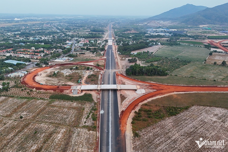 Dự án thành phần trên trục cao tốc gần 18.000 tỷ kết nối 2 tỉnh thành giàu nhất Việt Nam đón tin vui lớn- Ảnh 2.