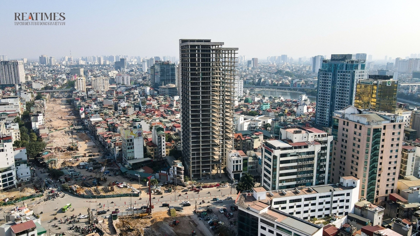 Hà Nội: Cận cảnh tòa nhà 1A Láng Hạ bỏ hoang trên "đất vàng" vừa về tay Kinh Bắc- Ảnh 1. Hà Nội: Cận cảnh tòa nhà 1A Láng Hạ bỏ hoang trên "đất vàng" vừa về tay Kinh Bắc- Ảnh 1.