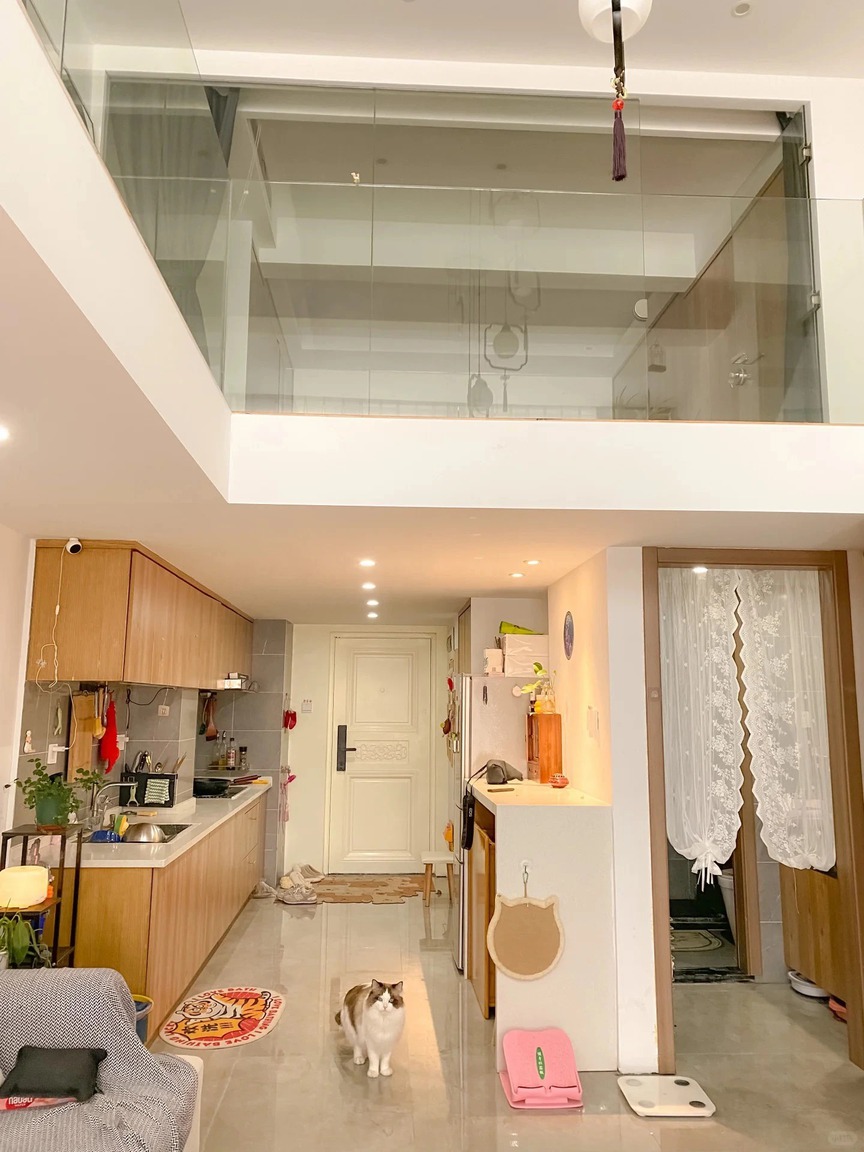 Căn hộ 39m2 của cô gái độc thân: Đủ bếp, phòng khách, góc thư giãn trong không gian tối giản- Ảnh 1. Căn hộ 39m2 của cô gái độc thân: Đủ bếp, phòng khách, góc thư giãn trong không gian tối giản- Ảnh 1.