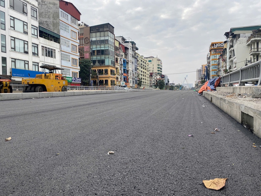 Mặt đường phía Kim Đồng đã được trải bê tông