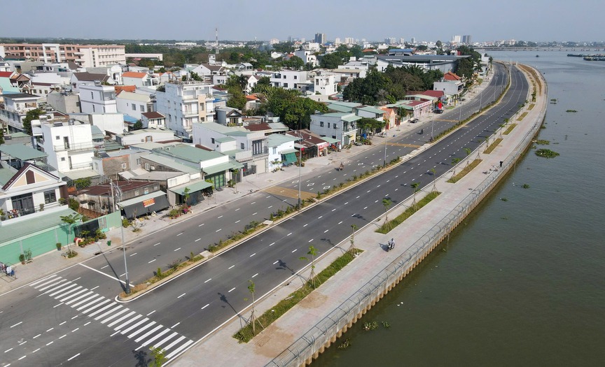 Chỉ hơn một tháng nữa sẽ thông xe tuyến đường ven sông gần 5km đi qua biệt thự cổ là bối cảnh phim Người đẹp Tây Đô- Ảnh 3.