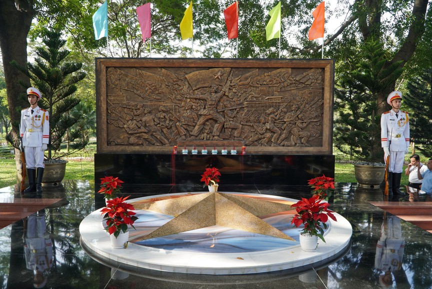 Nam A Bank đồng hành xây dựng công trình bia tưởng niệm cán bộ, chiến sĩ biệt động Sài Gòn - Gia Định- Ảnh 2. Nam A Bank đồng hành xây dựng công trình bia tưởng niệm cán bộ, chiến sĩ biệt động Sài Gòn - Gia Định- Ảnh 2.