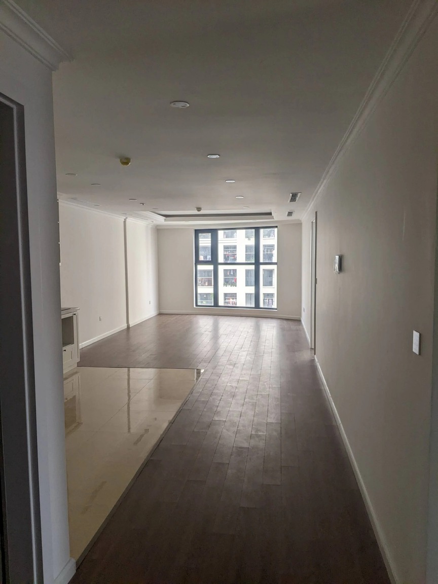 Căn hộ 125m2 bàn giao thô thành 'nhà sáng': Hành lang dài, góc cong vụn vẫn hóa tổ ấm thông minh- Ảnh 1. Căn hộ 125m2 bàn giao thô thành 'nhà sáng': Hành lang dài, góc cong vụn vẫn hóa tổ ấm thông minh- Ảnh 1.