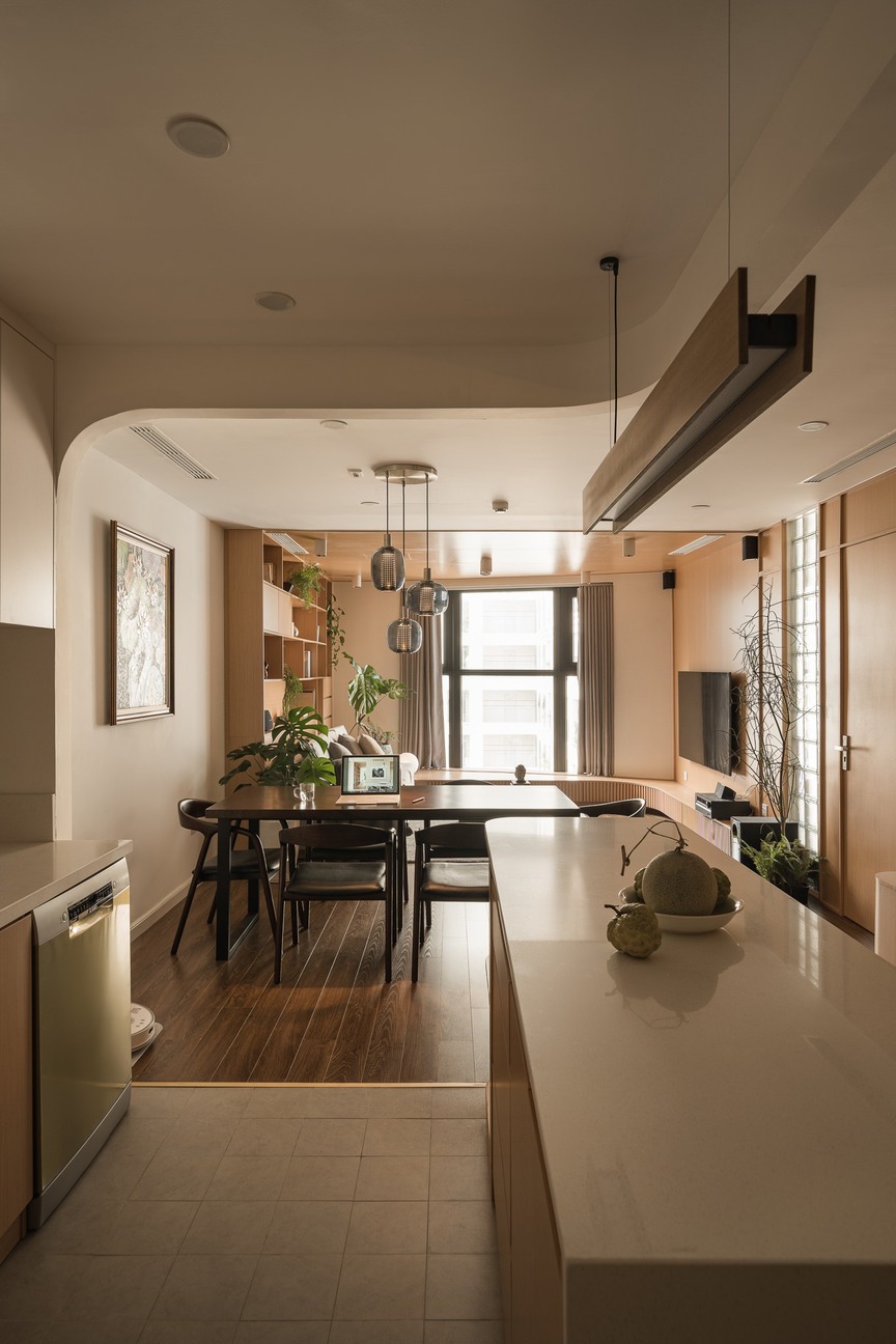 Căn hộ 125m2 bàn giao thô thành 'nhà sáng': Hành lang dài, góc cong vụn vẫn hóa tổ ấm thông minh- Ảnh 2. Căn hộ 125m2 bàn giao thô thành 'nhà sáng': Hành lang dài, góc cong vụn vẫn hóa tổ ấm thông minh- Ảnh 2.