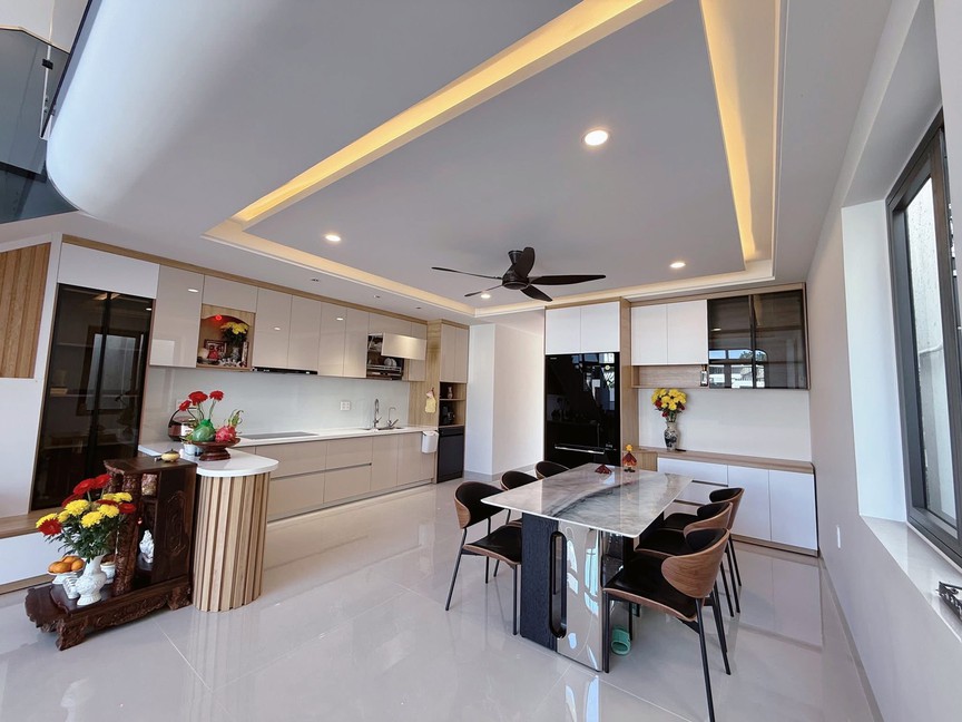 Trải nghiệm hai tinh thần trong cùng một căn hộ: Hiện đại tối giản và Á Đông sâu lắng- Ảnh 3. Trải nghiệm hai tinh thần trong cùng một căn hộ: Hiện đại tối giản và Á Đông sâu lắng- Ảnh 3.