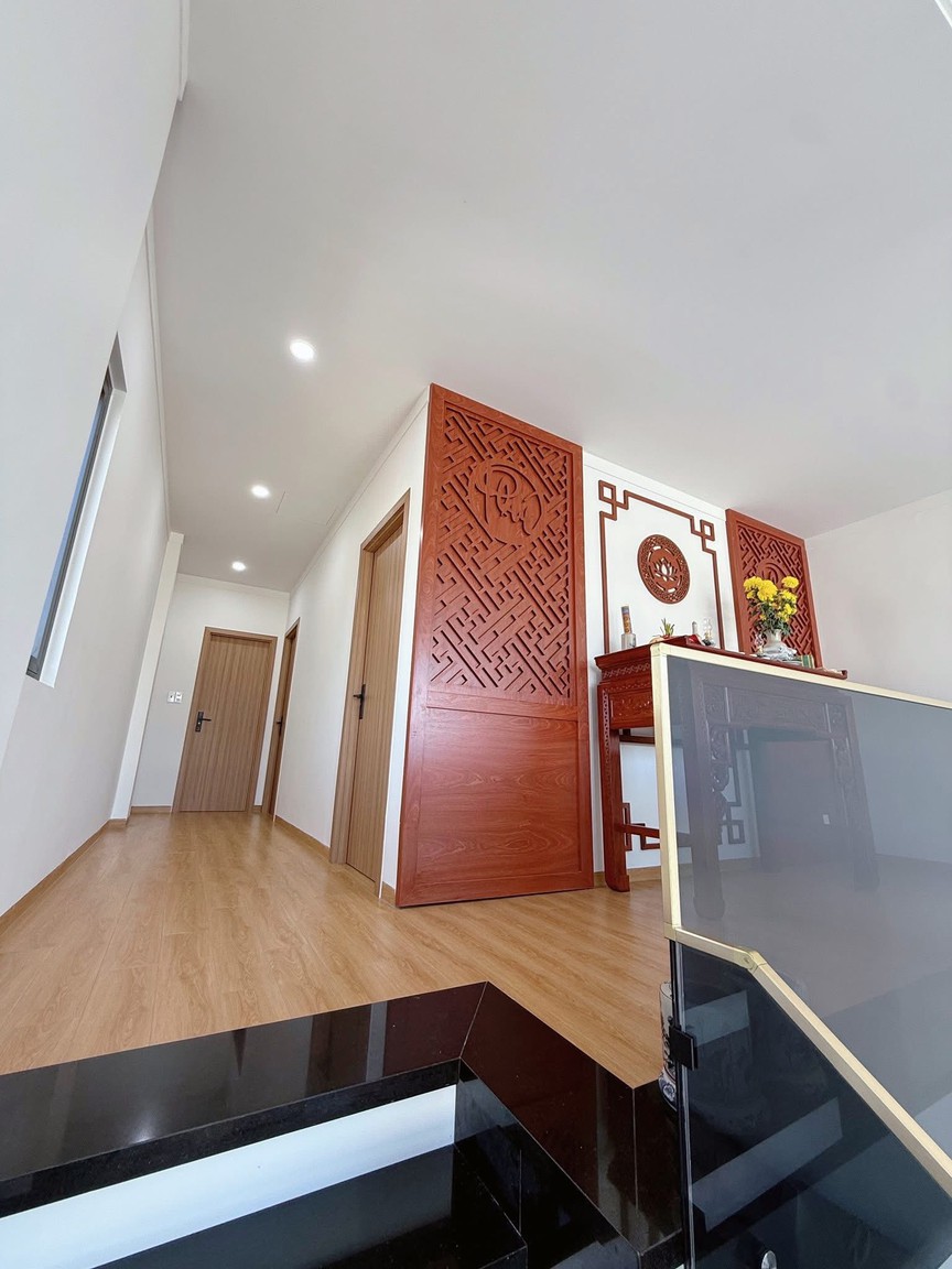 Trải nghiệm hai tinh thần trong cùng một căn hộ: Hiện đại tối giản và Á Đông sâu lắng- Ảnh 6. Trải nghiệm hai tinh thần trong cùng một căn hộ: Hiện đại tối giản và Á Đông sâu lắng- Ảnh 6.