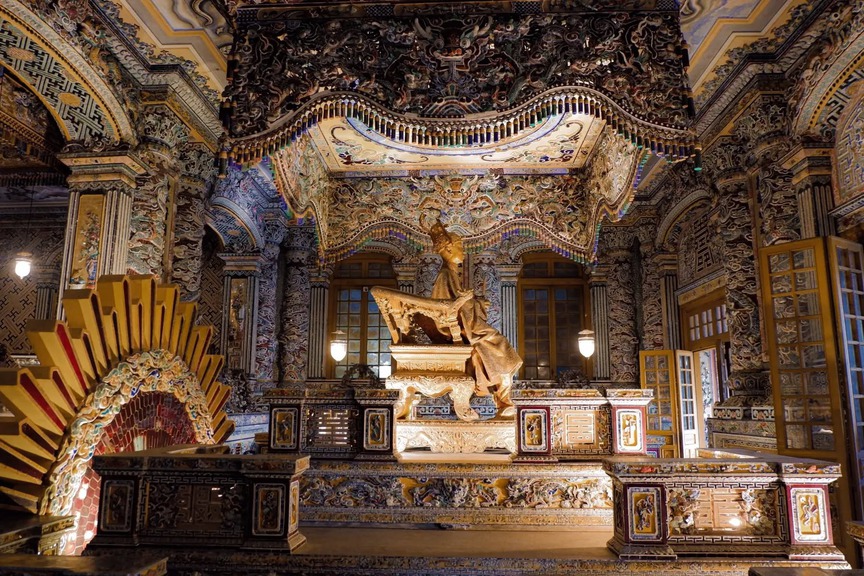 Công trình an táng của vị hoàng đế thứ 12 triều Nguyễn: Xây suốt 11 năm, kiến trúc Đông Tây độc bản giữa cố đô Huế- Ảnh 2.