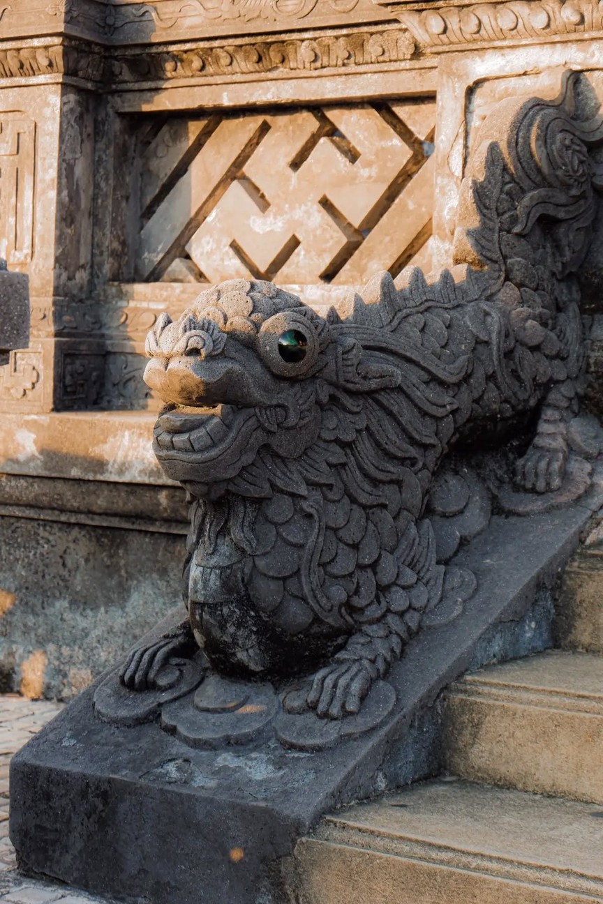 Công trình an táng của vị hoàng đế thứ 12 triều Nguyễn: Xây suốt 11 năm, kiến trúc Đông Tây độc bản giữa cố đô Huế- Ảnh 8.