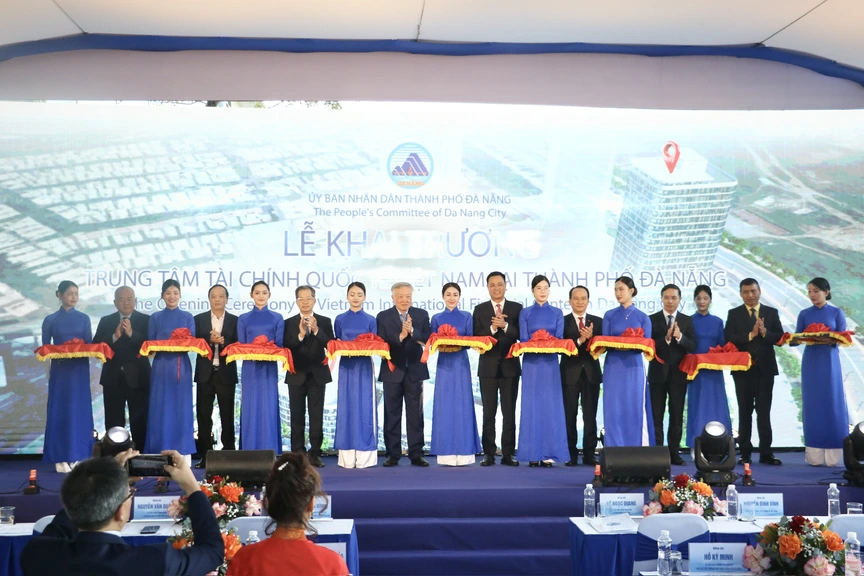 Khai trương Trung tâm Tài chính quốc tế Việt Nam tại Đà Nẵng: Mở "cánh cửa" bước vào dòng vốn toàn cầu- Ảnh 4. Khai trương Trung tâm Tài chính quốc tế Việt Nam tại Đà Nẵng: Mở "cánh cửa" bước vào dòng vốn toàn cầu- Ảnh 4.