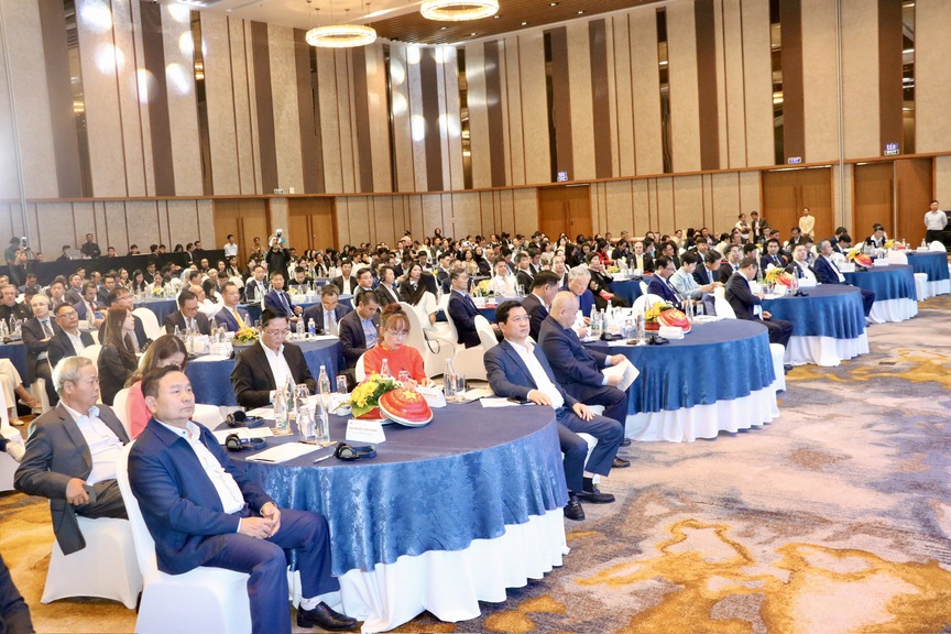 Đà Nẵng: Công bố Nghị quyết 259/2025/QH15 và trao loạt quyết định đầu tư gần 37.757 tỷ đồng- Ảnh 2. Đà Nẵng: Công bố Nghị quyết 259/2025/QH15 và trao loạt quyết định đầu tư gần 37.757 tỷ đồng- Ảnh 2.