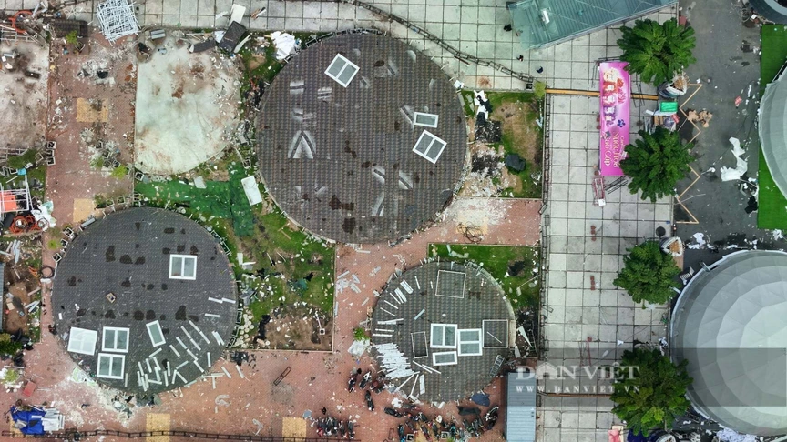 Sân khấu quy mô 1ha bị bỏ hoang giữa trung tâm TP sắp được 'hồi sinh' thành bãi xe metro- Ảnh 1.