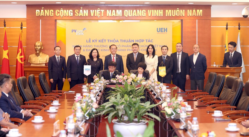 PVcomBank hợp tác với Đại học Kinh tế Thành phố Hồ Chí Minh mở rộng hệ sinh thái tài chính giáo dục - Ảnh 1.