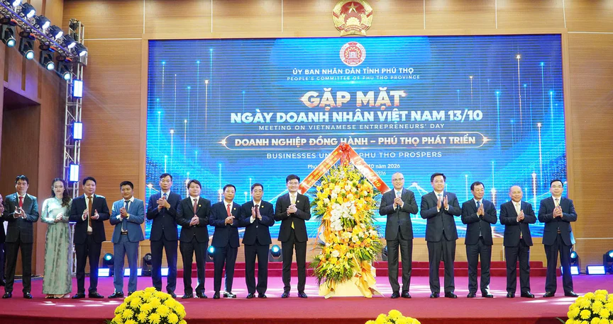 Phú Thọ gặp mặt Ngày Doanh nhân Việt Nam 13/10: “Doanh nghiệp đồng hành - Phú Thọ phát triển” - Ảnh 1.