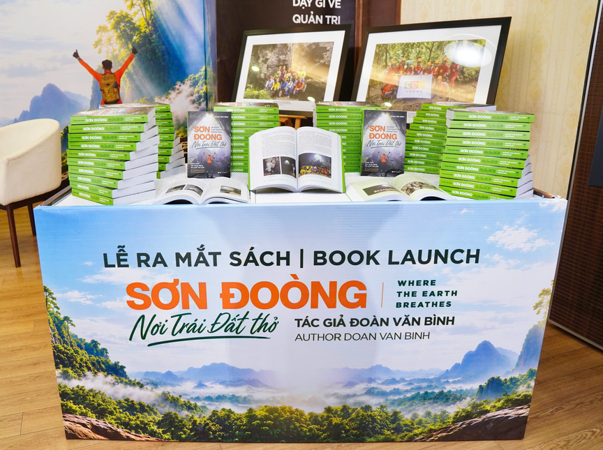 TS. LS. Đoàn Văn Bình ra mắt sách "Sơn Đoòng - Nơi Trái Đất thở" nhân Ngày Doanh nhân Việt Nam 13/10 - Ảnh 4.
