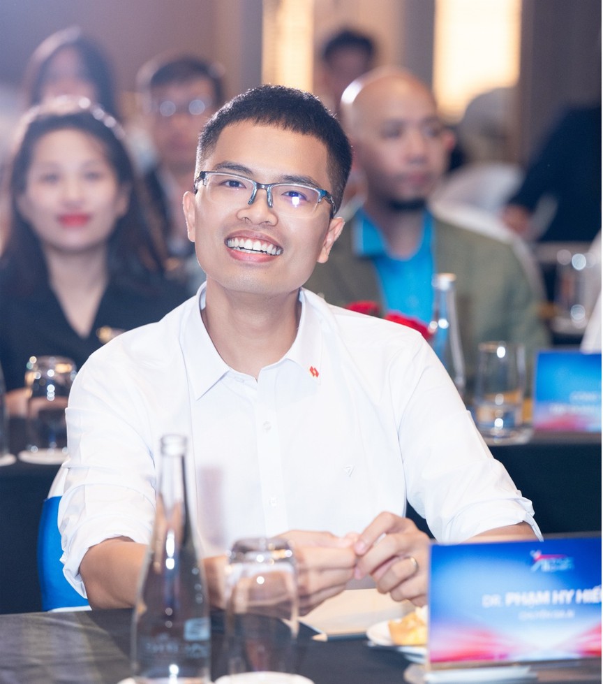 AI Thực Chiến Mùa 2: Techcombank đầu tư cho thế hệ nhân tài AI, góp phần hiện thực Chiến lược quốc gia về trí tuệ nhân tạo - Ảnh 3.