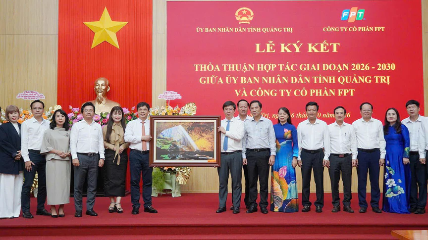 Quảng Trị: Ký kết thỏa thuận hợp tác với FPT liên quan đến hạ tầng số - Ảnh 6.