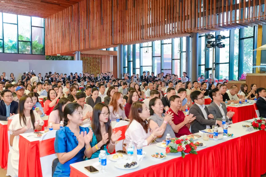 400 khách hàng rút thăm mua tòa A căn hộ hạng sang Phú Mỹ Hưng Triton Crown- Ảnh 2.