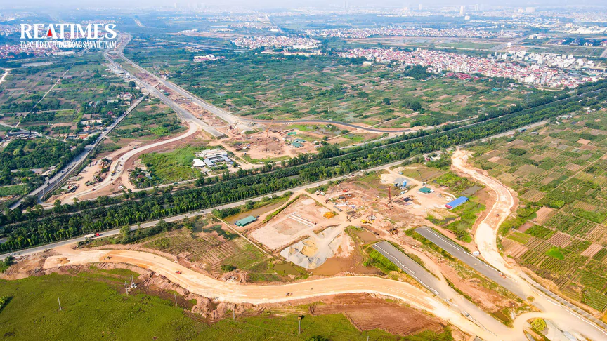 Cận cảnh đoạn Vành đai 4 phía Tây Hà Nội vừa thông xe 15km đường song hành - Ảnh 1.