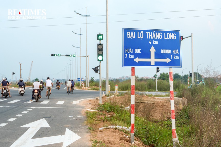 Cận cảnh đoạn Vành đai 4 phía Tây Hà Nội vừa thông xe 15km đường song hành - Ảnh 5.