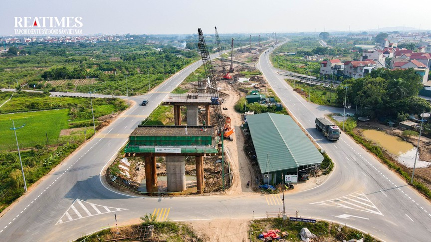 Cận cảnh đoạn Vành đai 4 phía Tây Hà Nội vừa thông xe 15km đường song hành - Ảnh 7.